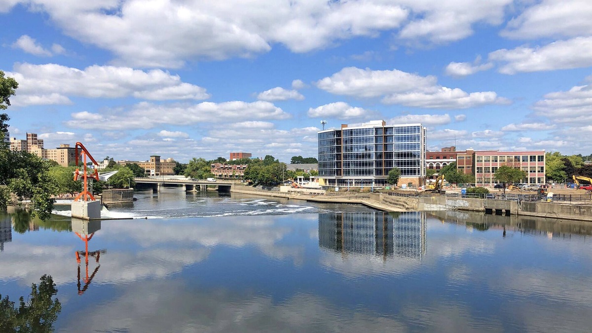 Northeast South Bend Condo | 3 Bedroom Luxury Condo with Gorgeous River and River Lights View
