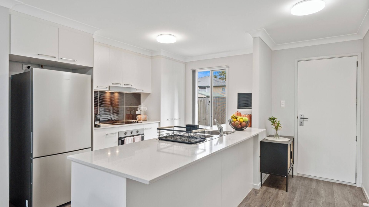 North Booval House | 3 Bedroom Modern Townhouse Ipswich
