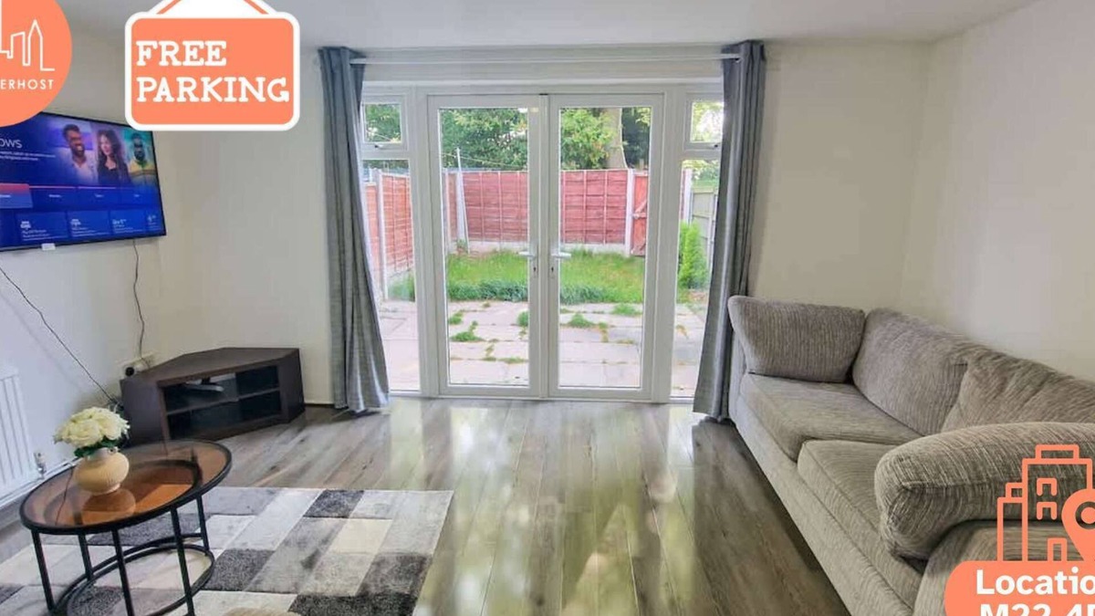 Northenden House | 3 Bedroom Northenden Home by City SuperHost
