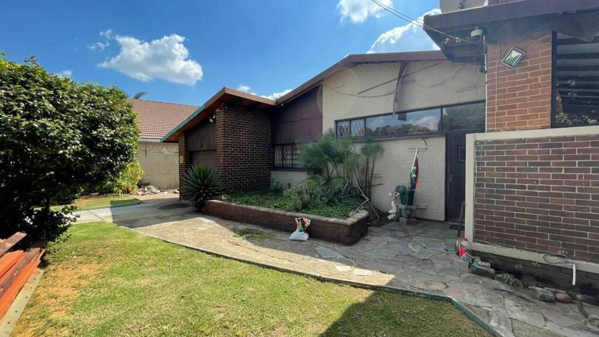 Greater Johannesburg Metropolitan Area House | 3-Bedroom Oasis with PoolnWelcome to your perfect getaway!