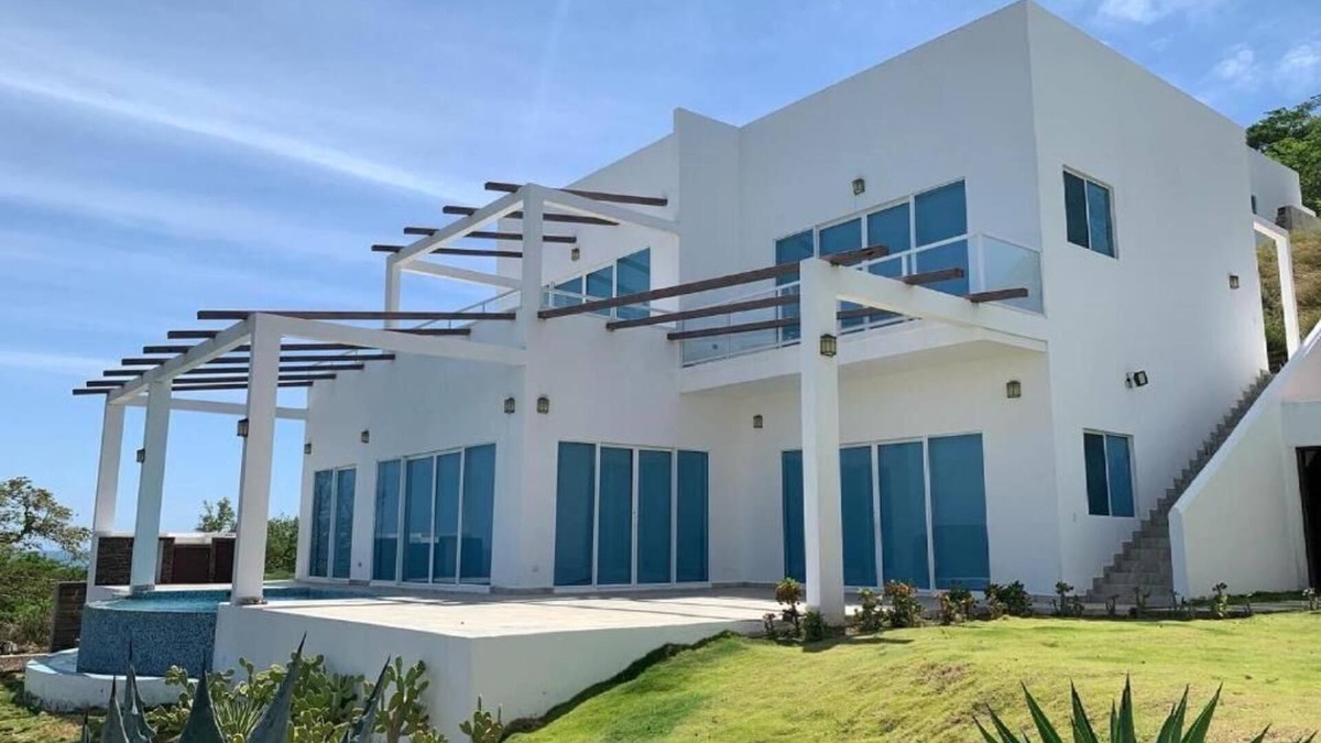 El Astillero House | 3 Bedroom Ocean View House