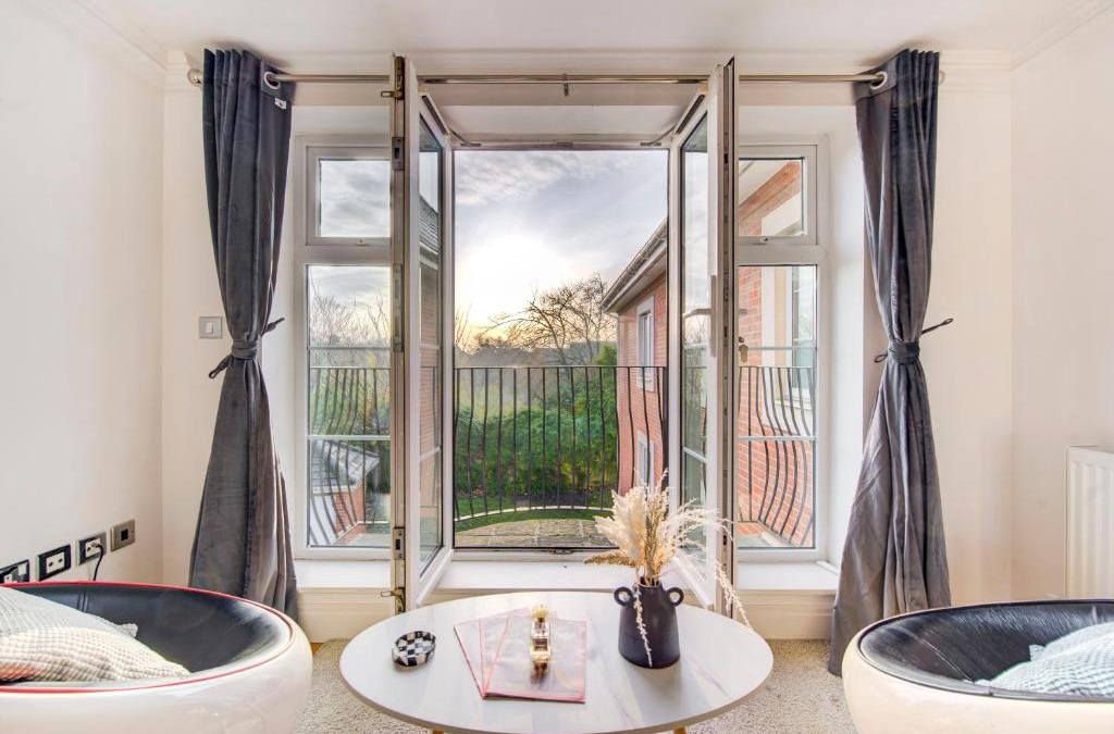 Syon Apartment | 3-Bedroom Penthouse, Brentford, Free Parking