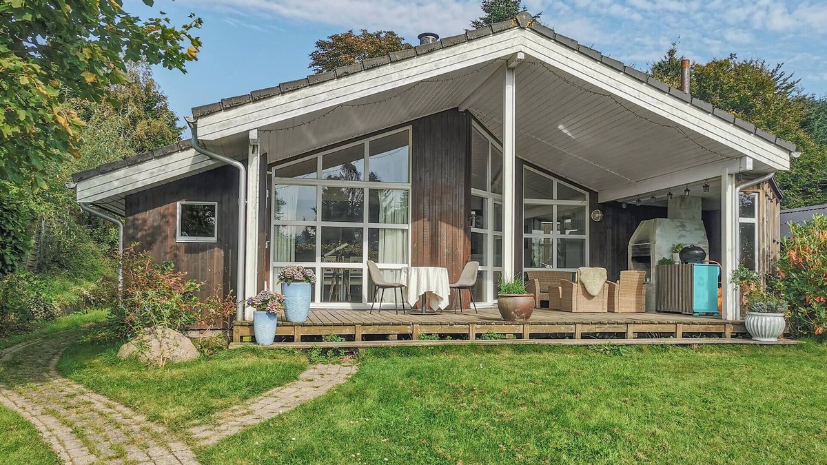 Bryrup House | 3 bedroom pet friendly home in Bryrup