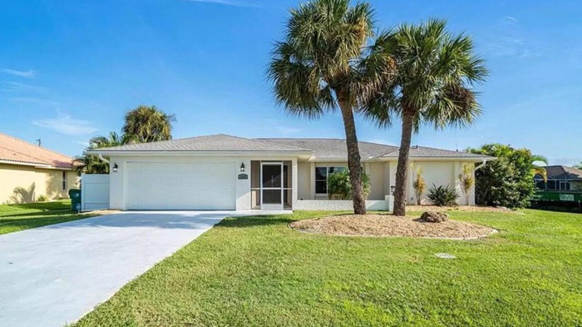 Deep Creek House | 3-bedroom Pool home in enjoyable Punta Gorda with WiFi, AC, Pet Friendly