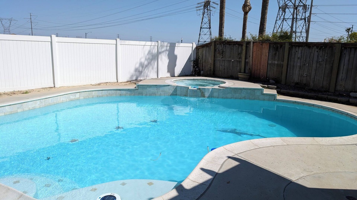 Ontario House | 3-bedroom pool house in amazing Ontario with WiFi, AC. Start your getaway now
