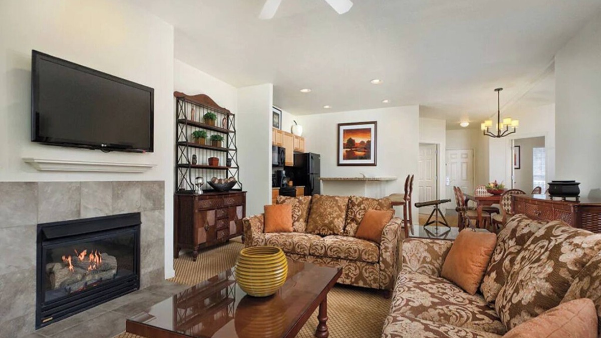 Osage Beach Condo | 3 Bedroom Presidential Suite w/Kitchen on Lake of the Ozarks!
