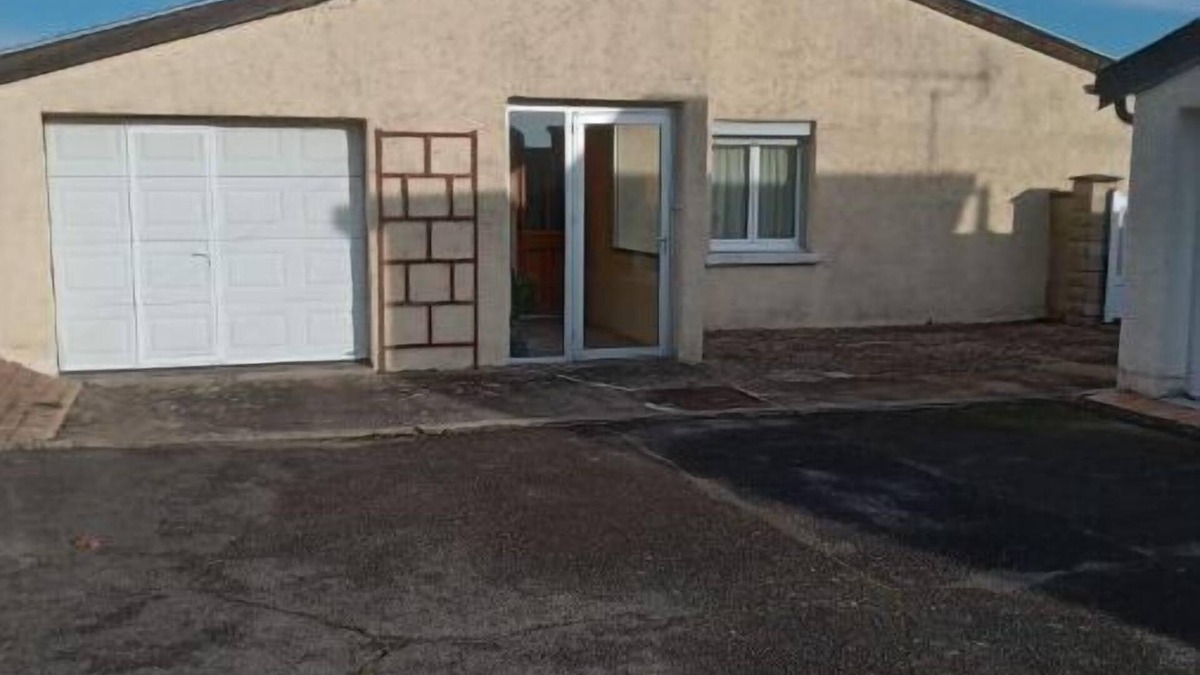 Chateaudun House | 3 Bedroom Private vacation home in Châteaudun