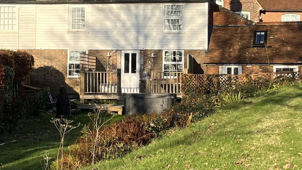 Heathfield Cottage | 3 bedroom Quirky Luxurious Cottage With Hot Tub