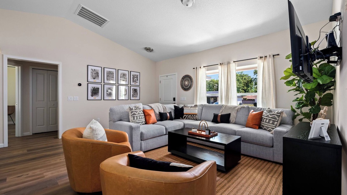 Fellowship House | 3-Bedroom Retreat in Ocala, 10 Min to WEC!