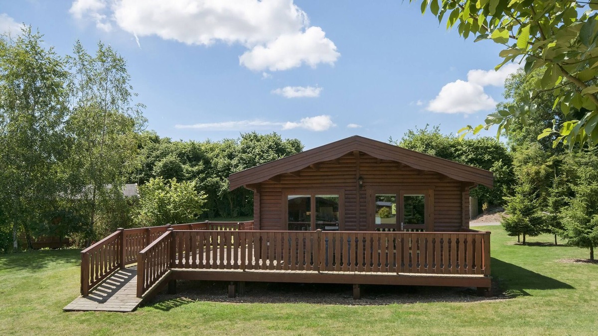 Winchester House | 3 bedroom, Scandinavian Log Cabin, Winchester