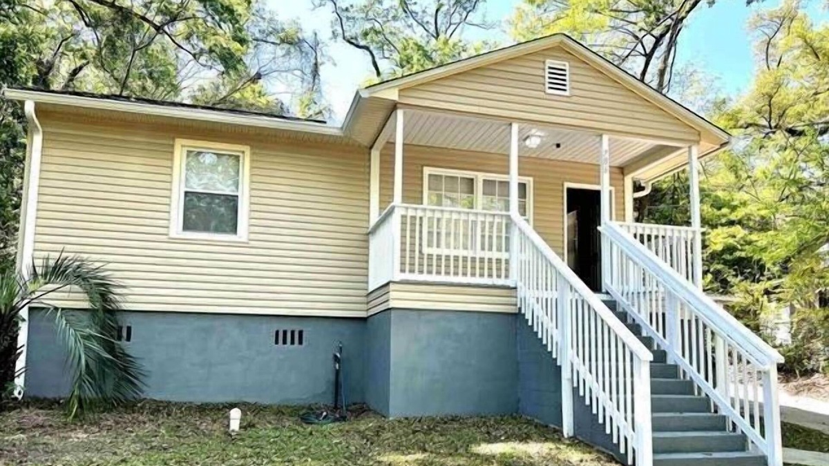 Griffin Heights Apartment | 3 Bedroom Single family 417005 by Houzlet