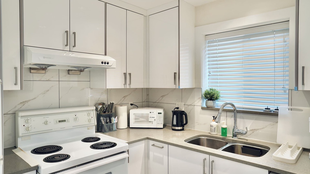 Fraserview House | 3-Bedroom Single House/1 Free Parking/Good Location in Vancouver