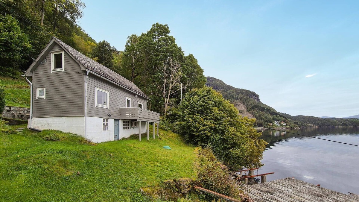 Hardangerfjord House | 3 bedroom stunning home in Omastrand