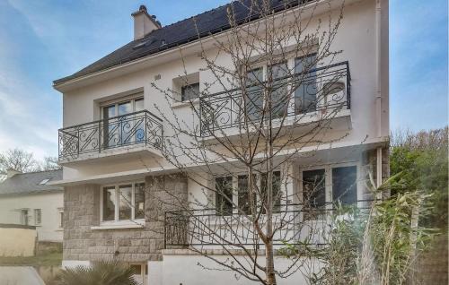 Lanvaudan House | 3 Bedroom Stunning Home In Lanvaudan