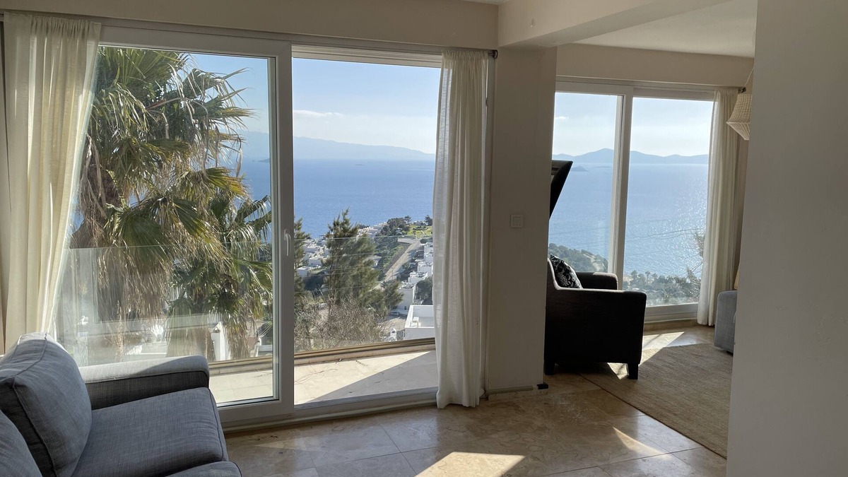 Kadıkale House | 3 bedroom townhouse with views in every room- private beach access