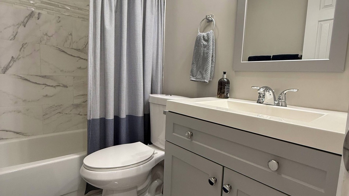 Calverton House | 3-bedroom townhome in serene Silver Spring with AC