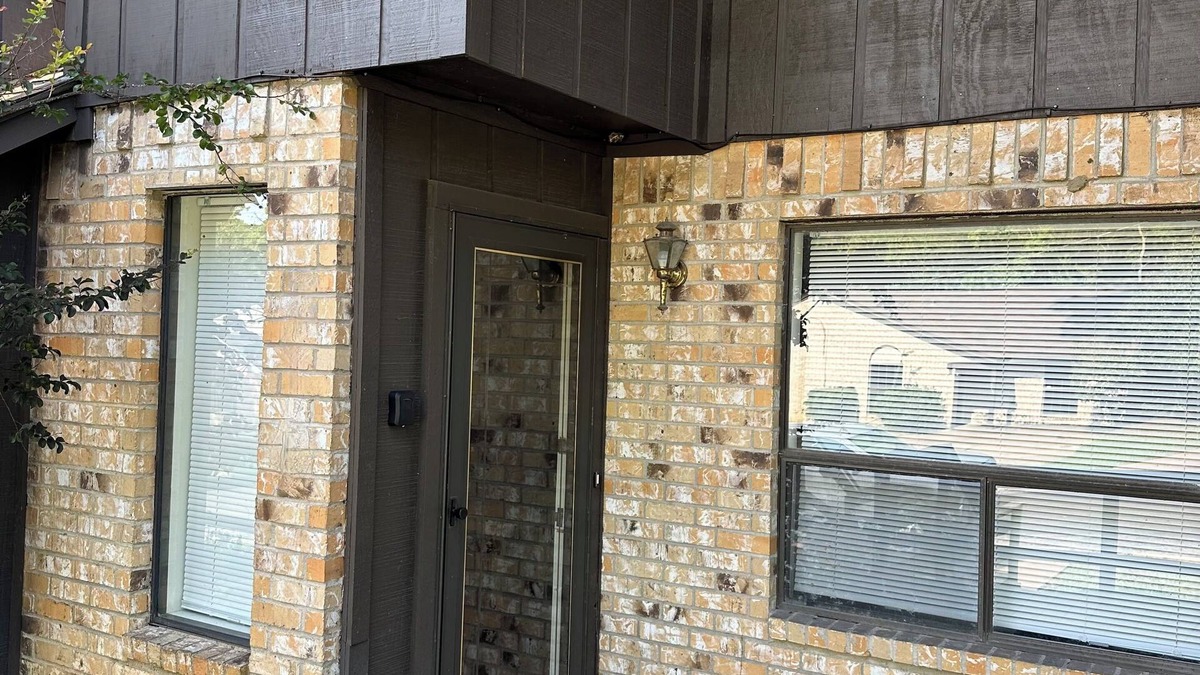 Huntsville House | 3-bedroom townhome in charming Huntsville with AC, WiFi. minutes from SHSU