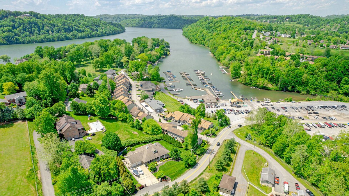 Cheat Lake House | 3 Bedroom Townhome next to Cheat Lake/Sunset Beach Marina!