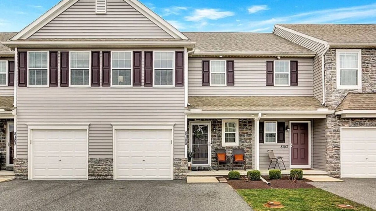 Harrisburg House | 3-bedroom townhome in Harrisburg, 10 mins from Hershey Park