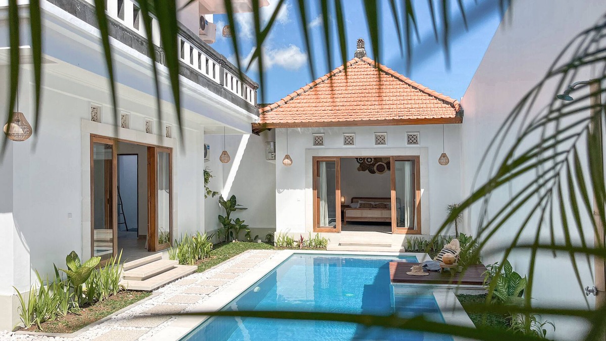 Padangsambian Klod Villa | 3 bedroom tropical villa, king beds, private pool,. FREE airport pickup
