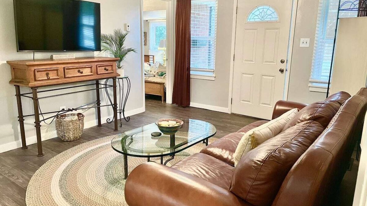 Midwest City House | 3-bedroom vacation home 12 minutes from Paycom Center