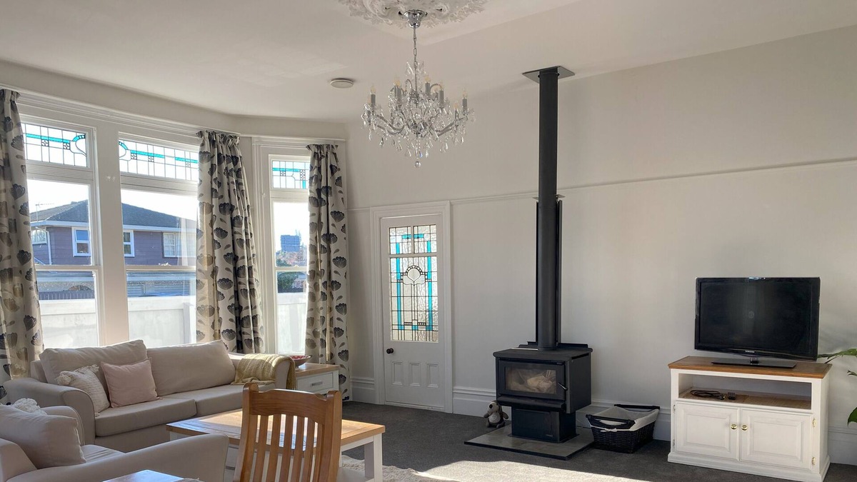 Cashmere Villa | 3 Bedroom Villa Central Cashmere, Separate Units