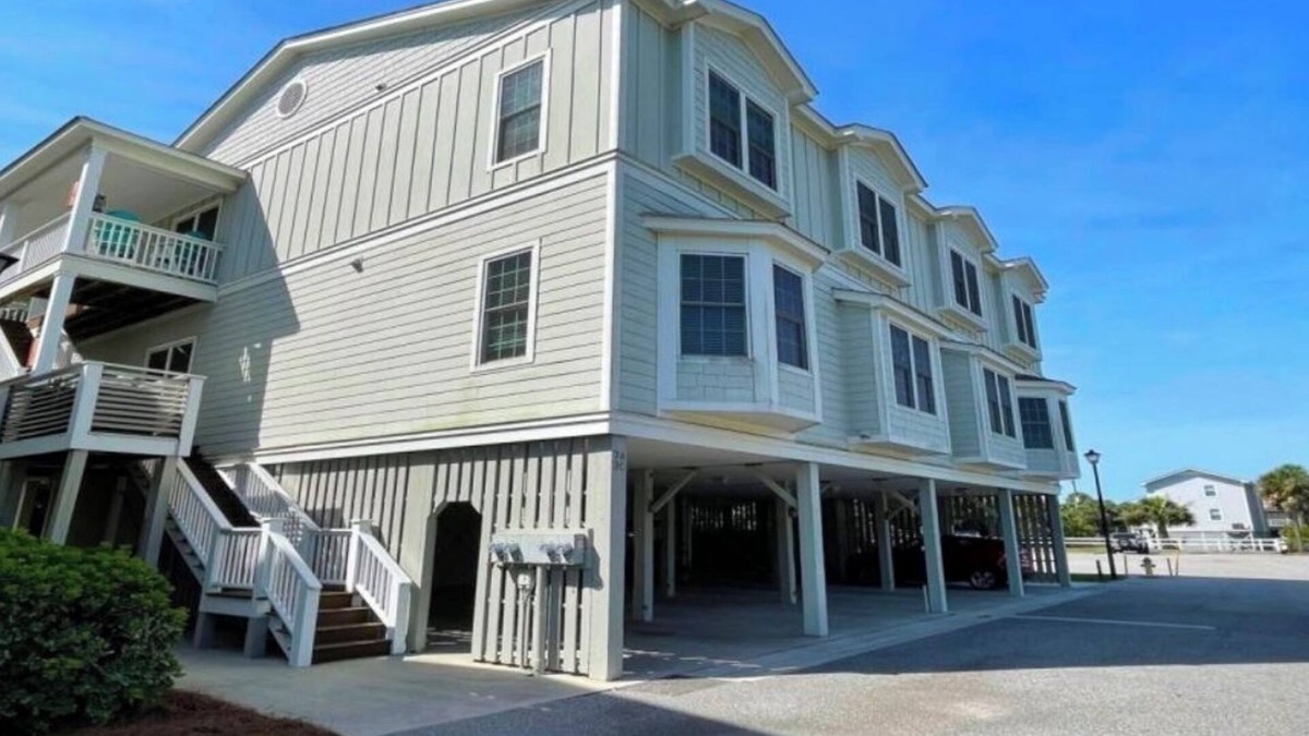 Edisto Island Villa | 3-bedroom villa in peaceful Edisto Island, seconds from the beach