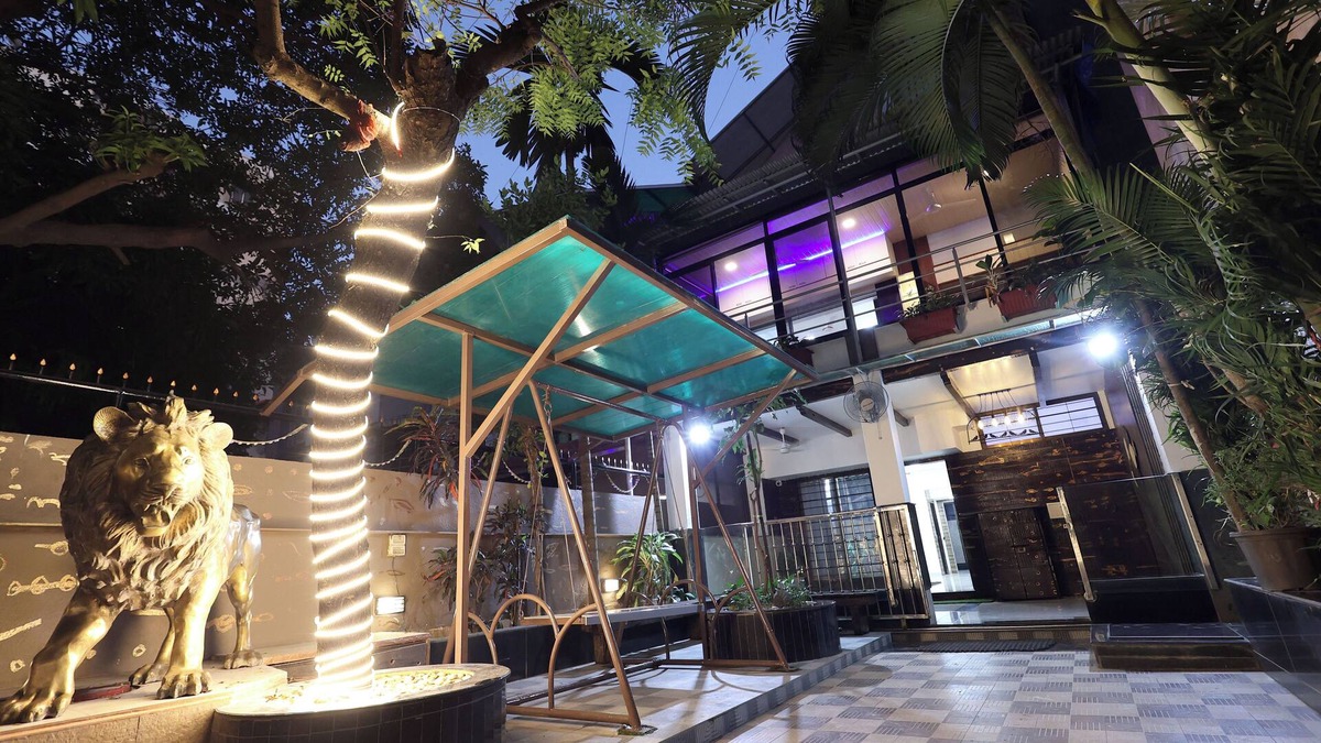 Kandivali East House | 3-Bedroom Villa – Relax with Garden, Gym & BBQ
