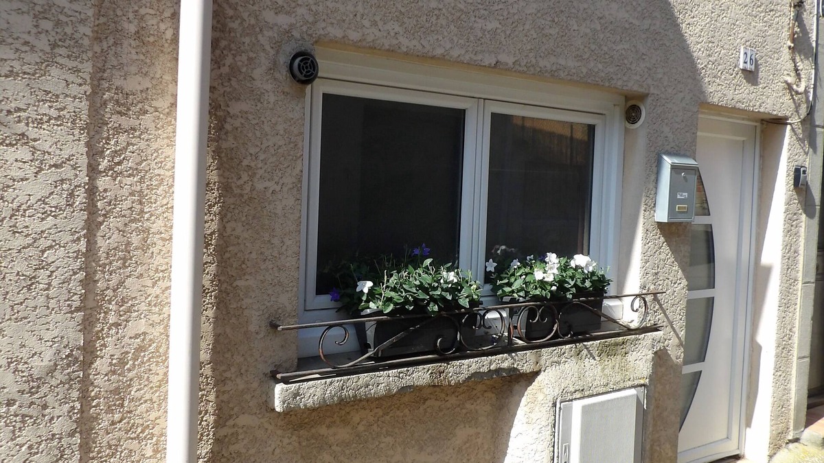 Montreal House | 3-bedroom village house, garden, terrace. Ideal for families and friends!