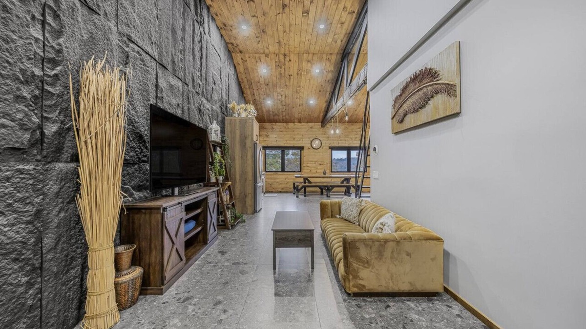 Penetanguishene Apartment | 3 Bedroom Waterfront Oasis/Water Toys!