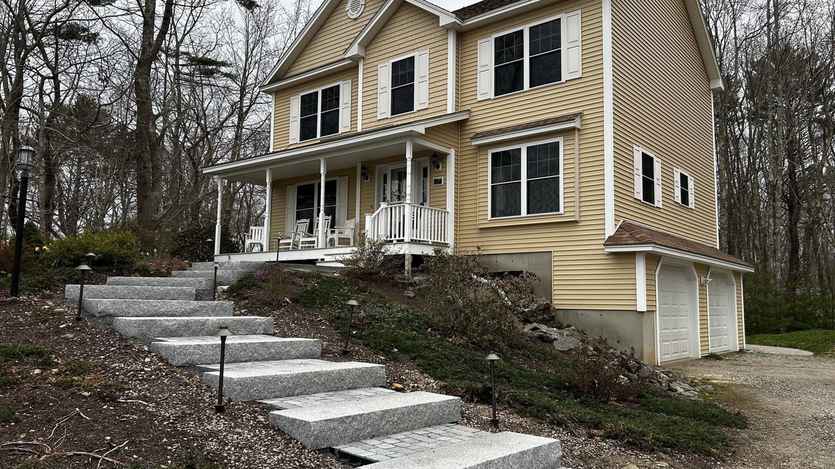 Fortunes Rocks House | 3 bedroom with views: walk to the 3.5 mile long sandy Fortunes Rocks Beachn