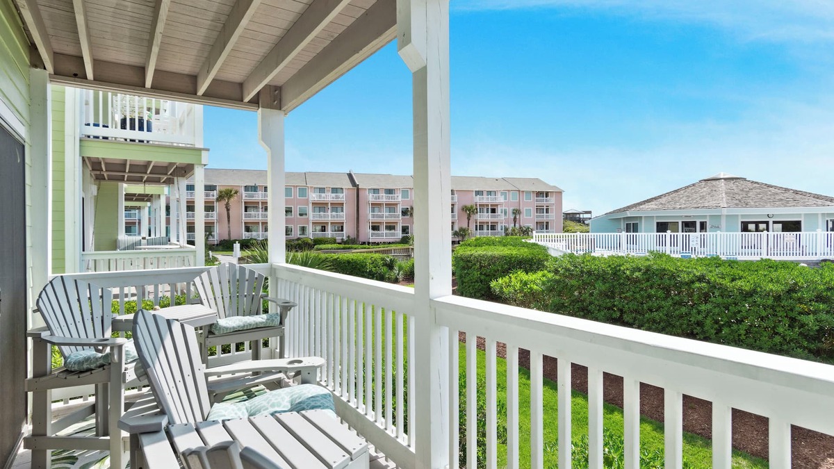 Emerald Isle Condo | 3 bedrooms, 2 bathrooms! 2 outdoor pools, 1 indoor pool!
