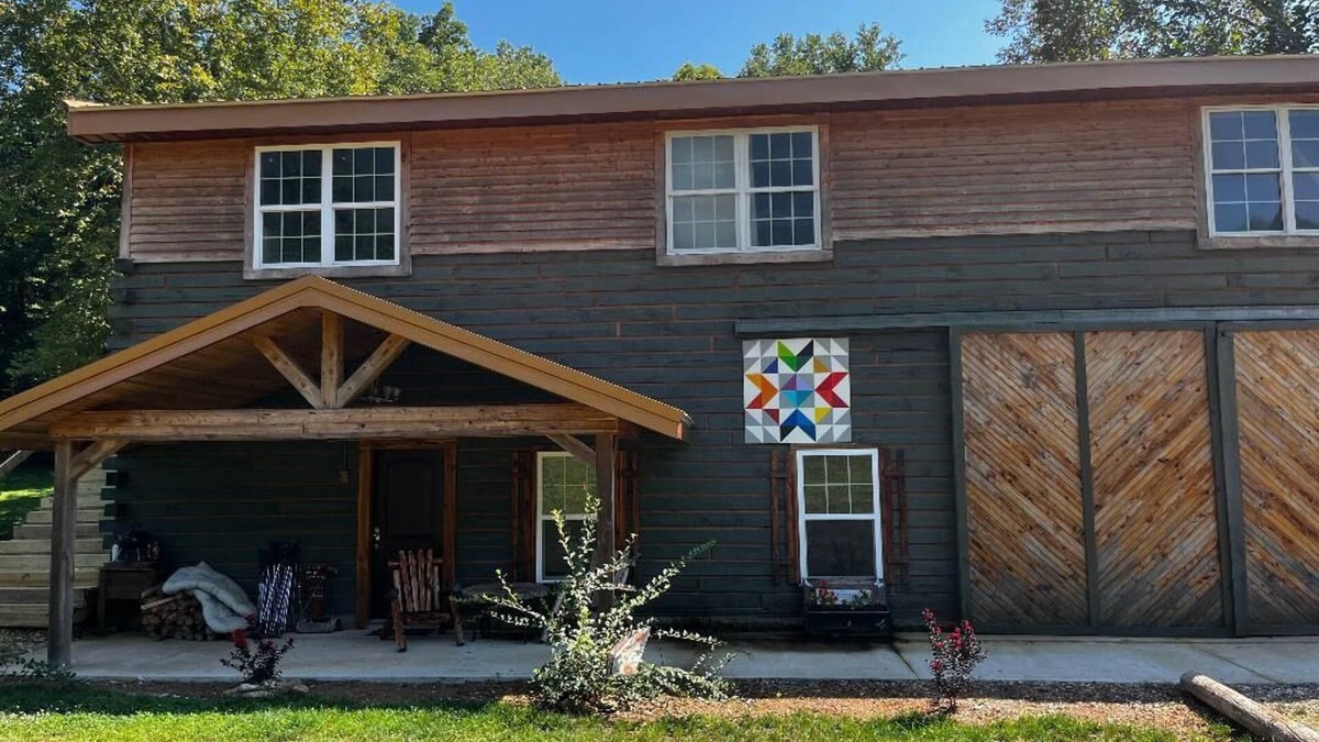 French Lick Cabin | 3-bedrooms, 2 bathrooms upstairs cabin in charming French Lick with AC