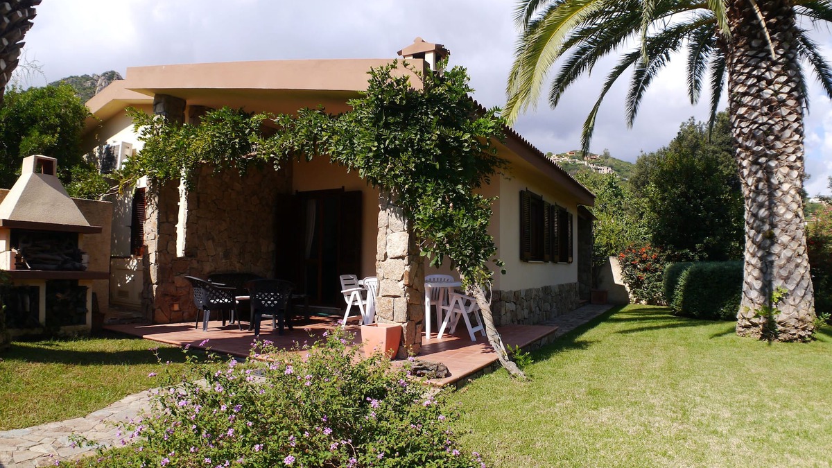 Costa Rei Villa | 3 bedrooms, 2 bathrooms, large private garden with parking space. Discounted boat tickets