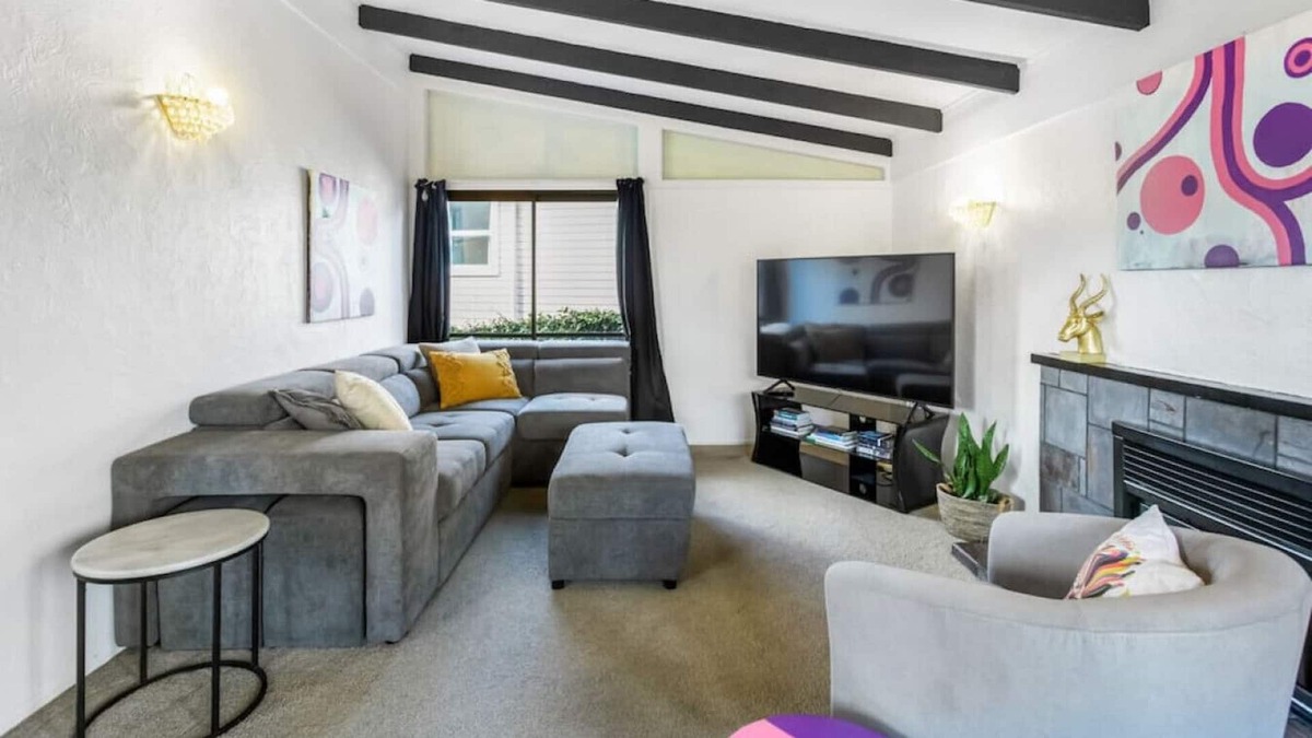 Papatoetoe House | 3 bedrooms, 4 beds | 1 bathroom | covered deck