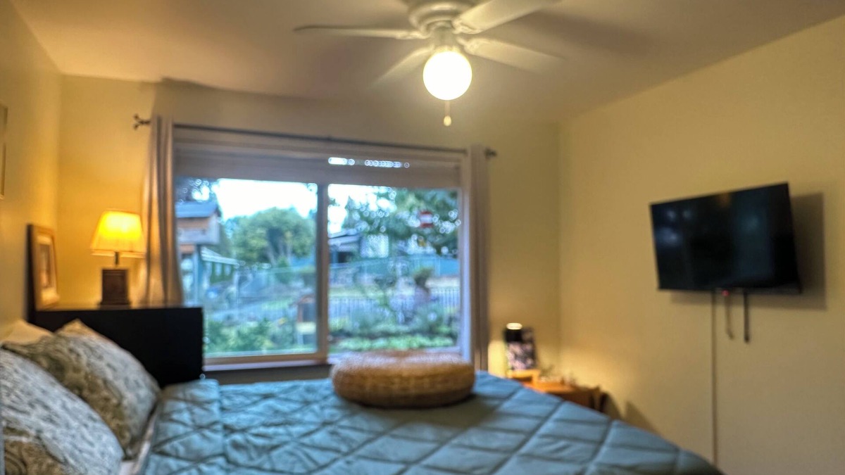 Des Moines House | 3-Bedrooms-5PAX-Helenās Garden Houseš”Minutes from airport@Des Moines~Seattle,WA.