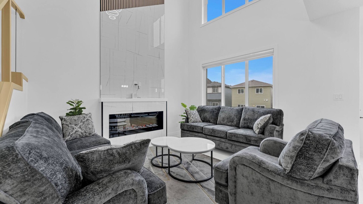 Leduc House | 3 Bedrooms and 2 full washrooms Luxury Home close to all Amenity