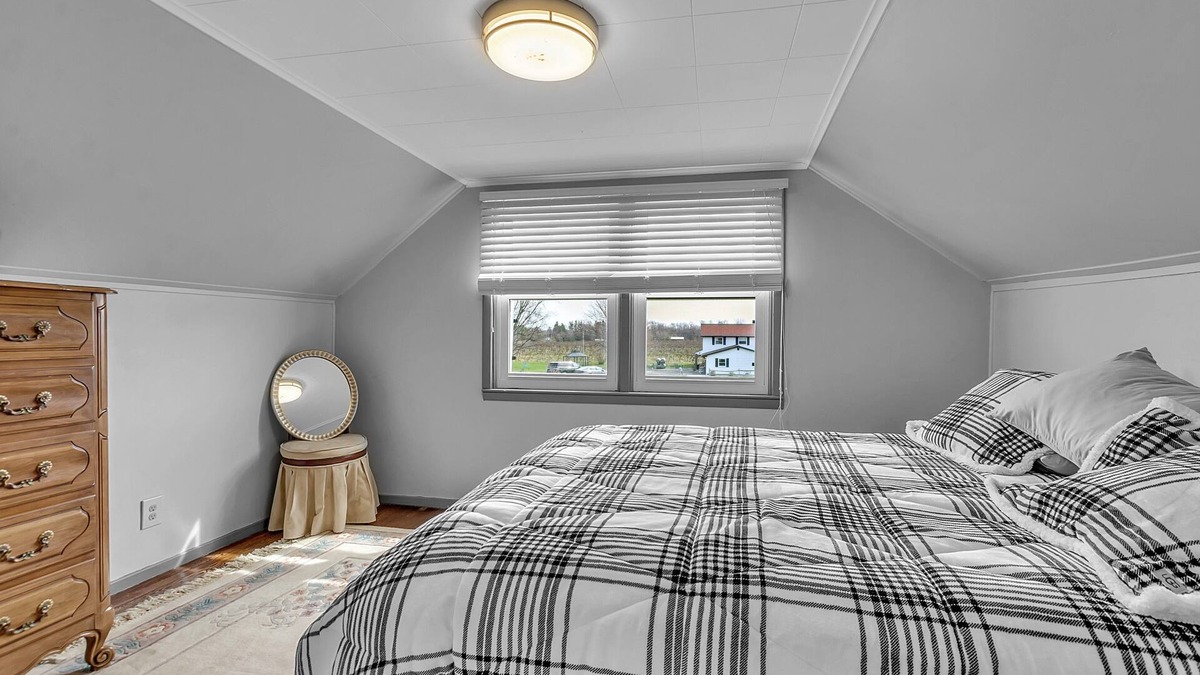 Ripley Apartment | 3 bedrooms Cape Cod at an award wining vineyard -nSparkling Ponds Winery