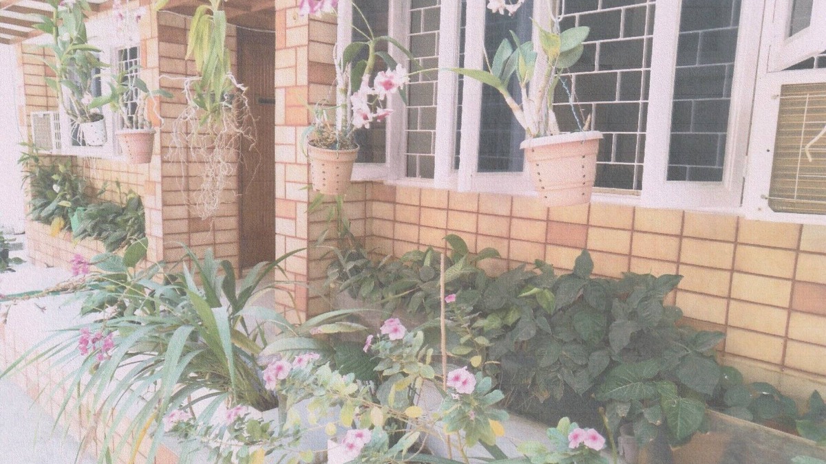 Juhu House | 3 bedrooms on first floor of a bungalow. Good for 6 adults,