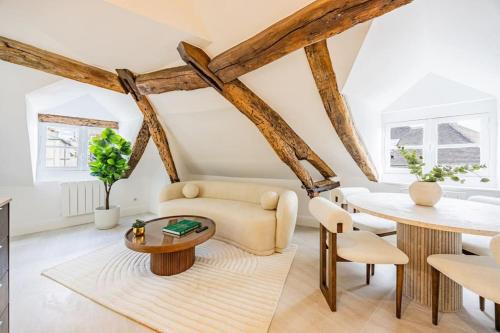 Montmartre Apartment | 3 bedrooms Sacrée cœur Place du Tertre Montmartre