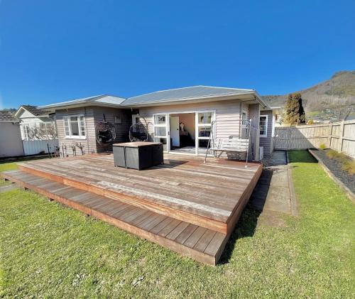 Nelson South House | 3-Beds with Sunny Deck & Gardens