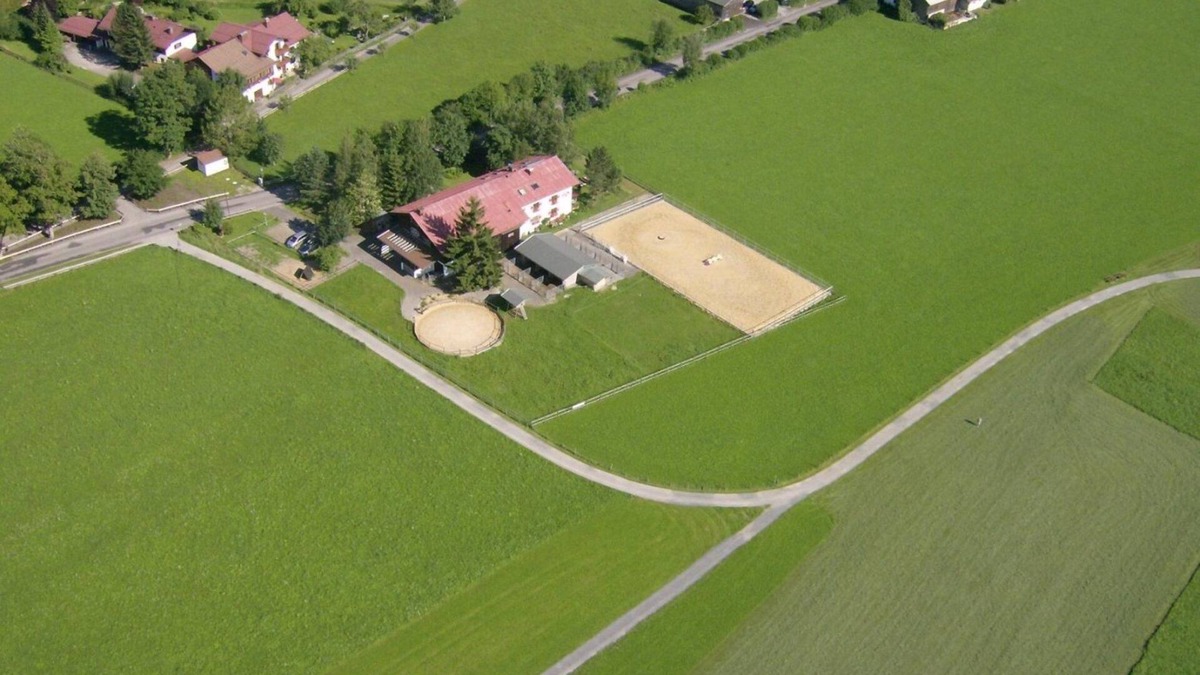 Oberstdorf House | 3 Bergminze - the farmyard