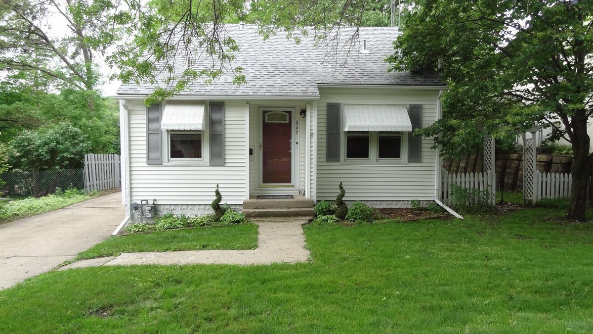 Rochester House | 3 blk St Mary 11 Mayo Pet Friendly Covered ByFaith