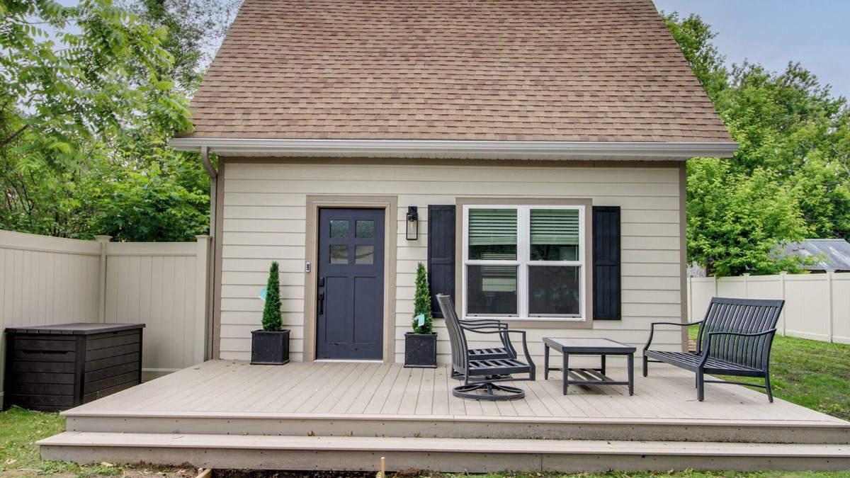 Crosby House | 3 Blocks to Mtn Biking: 'The Cottage' in Crosby