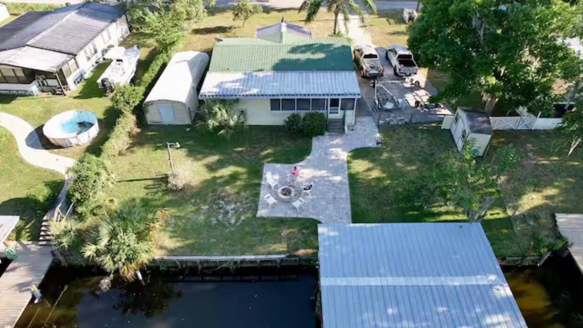 Crescent City House | 3 BR 2 BA House w/Dock on Deep Canal in Bass Capital