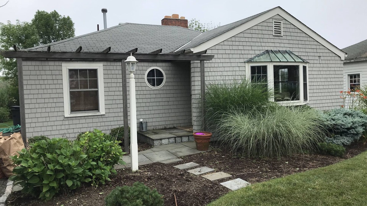 Clinton House | 3+BR/2 bath in Grove Beach Improvement Association Community. Central AC