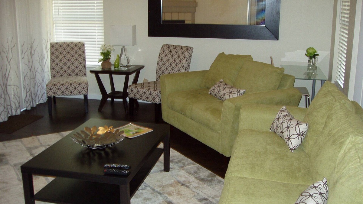 San Antonio House | 3 BR/2BA & 2 Spacious LR/Dining Room-Open Floorplan house. Quiet neighborhood