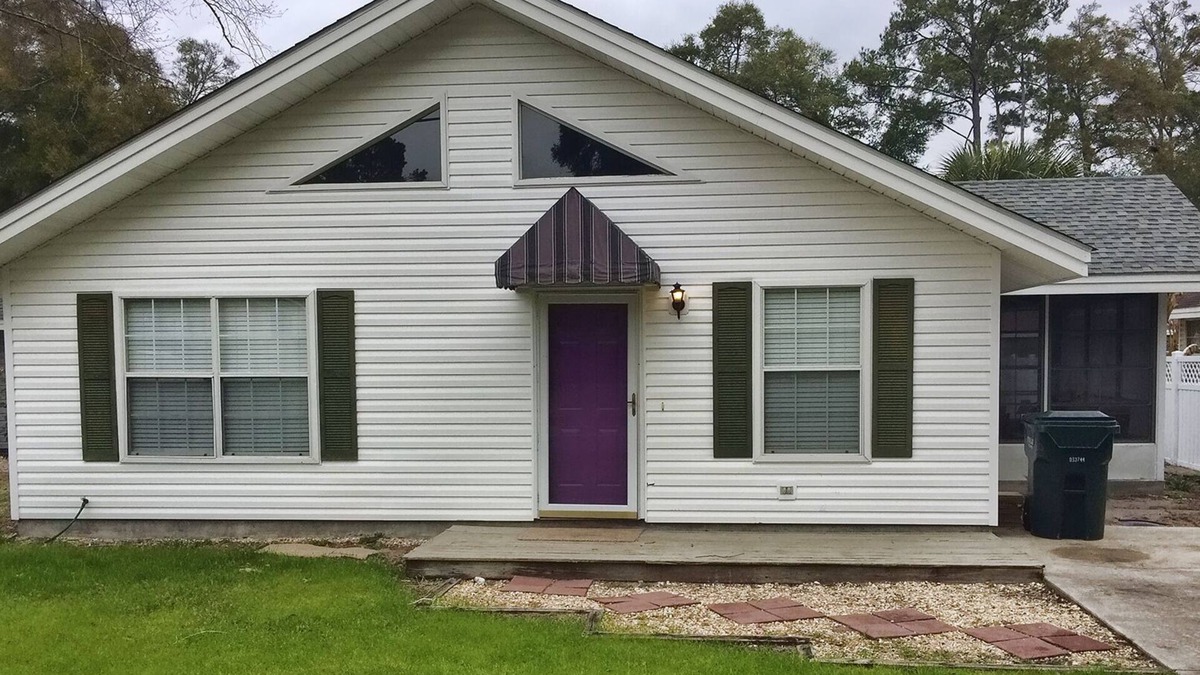 Saint Simons Island House | 3 BR, 3 BA close to everything! Walk/Bike to local attractions.