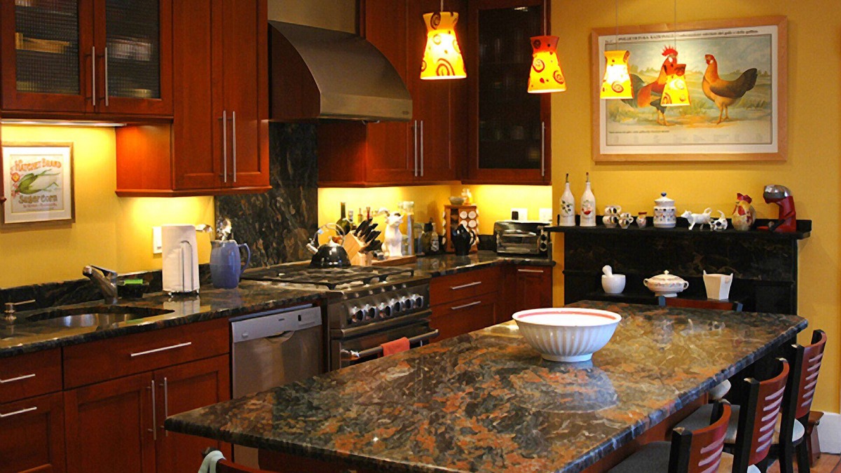 East Cambridge House | 3 BR/3 BATH in Historic Home Mins from Kendall Sq , MIT, Harvard, Boston.