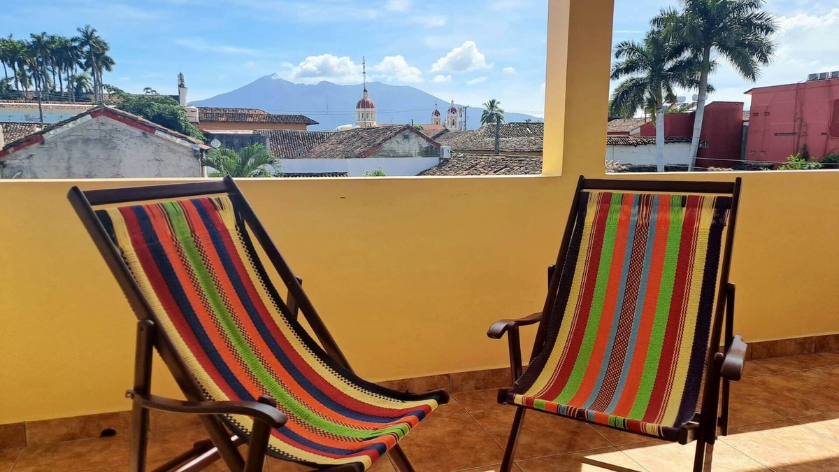 Granada House | 3 BR Colonial Downtown With Private Pool , King Beds, A/C and Great View
